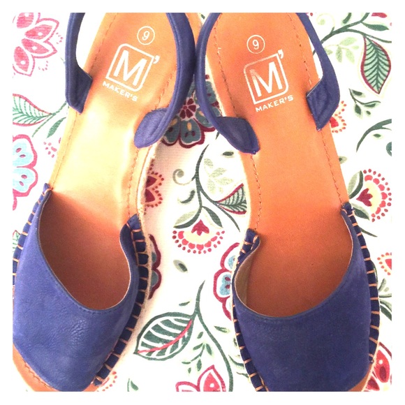 SOLD-Very Cute Open Toes Wedge🎉 - Picture 1 of 5